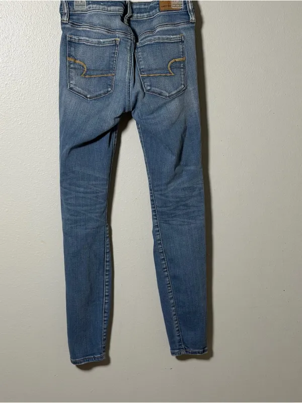 American Eagle Women's Distressed Light Blue Stretch Jegging Jeans‎ size 4 S - Image 5