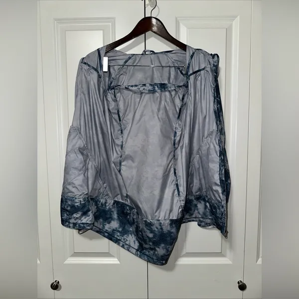 Lululemon Miss Misty Jacket II Lightweight Hooded Windbreaker Size 4 - Image 6