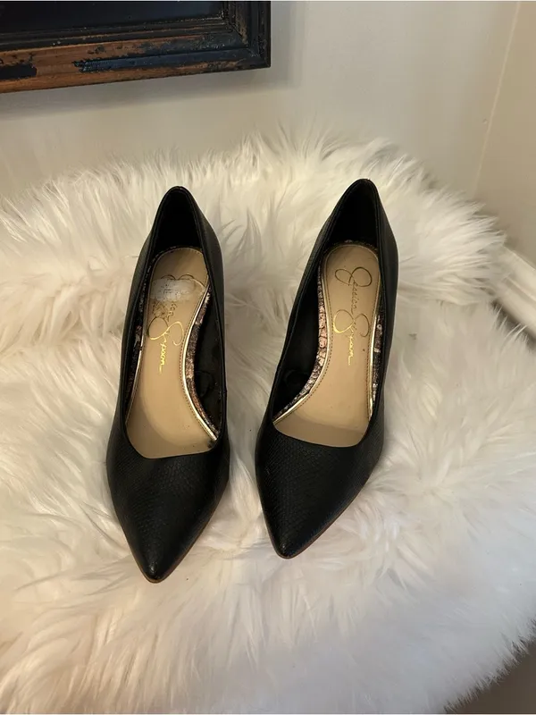 Jessica Simpson Black Textured Pointed-Toe Kitten Heels - Image 2