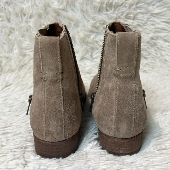 Frye‎ Carly Zip Chelsea Flat Boots Booties Ash Beige Suede Size 7.5 - Image 3