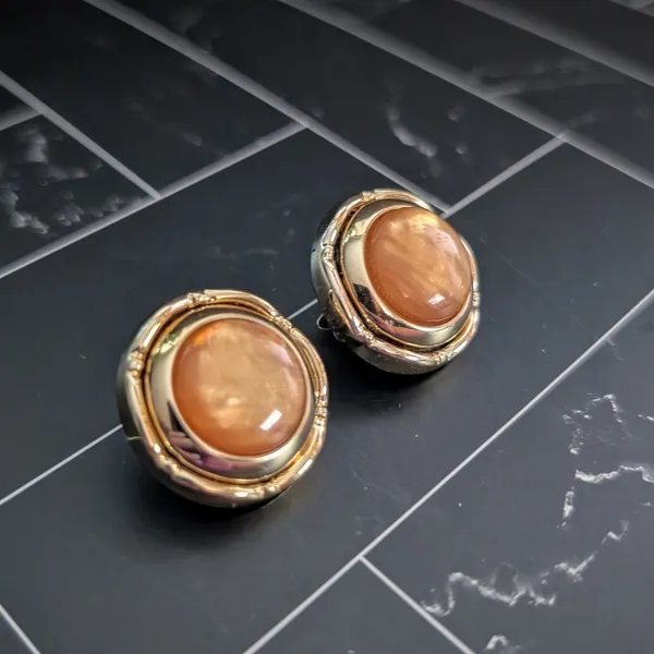 Vintage Clip On Earrings Orange & Gold Tone Stylish & Elegant 1" - Image 3
