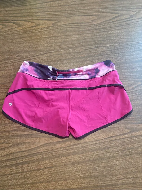 lululemon Size 8 Run Speed Shorts Raspberry Blooming Pixie Print - Image 4