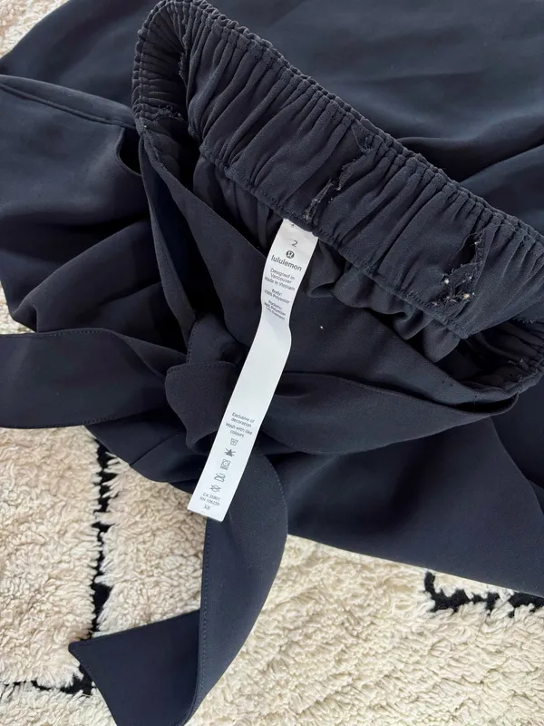 Lululemon Noir Pants - Image 4