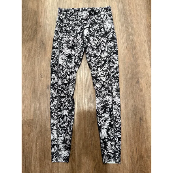 Lululemon Fast and Free High-Rise Tight 28 Floral Black White Womens Size 8 - Image 2