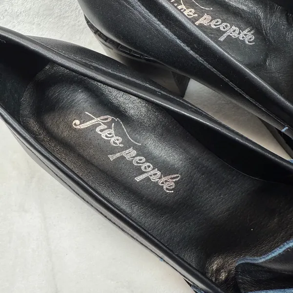 Free People Hayden Black Leather‎ Heeled Loafers Chain Accent Size 41 US 10 - Image 5