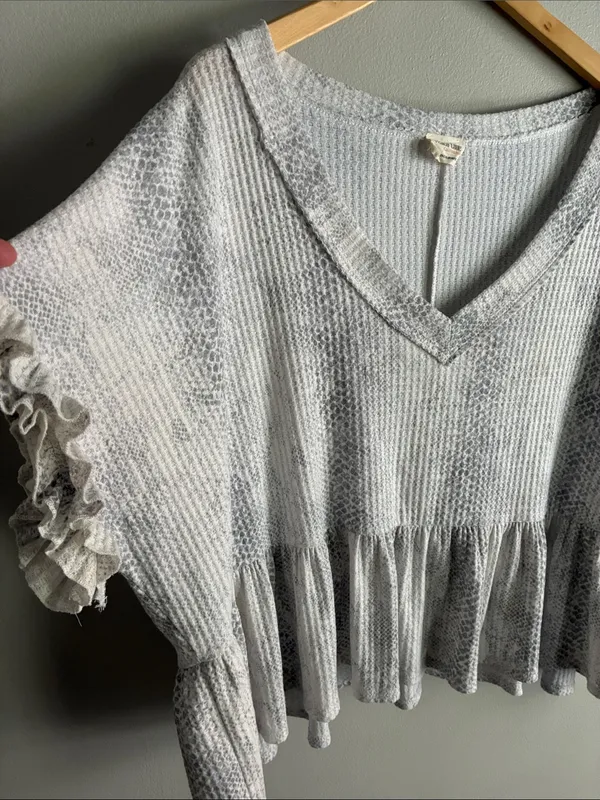 Peach Love California Gray Waffle Knit Peplum Top Large - Image 3