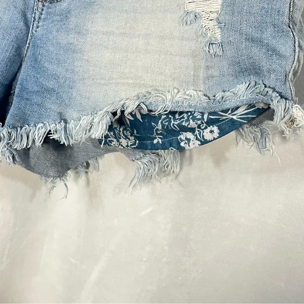 Wax Jean Distressed‎ Frayed Hem Bleach Wash Floral Oversized Pockets Mid-Rise(L) - Image 3