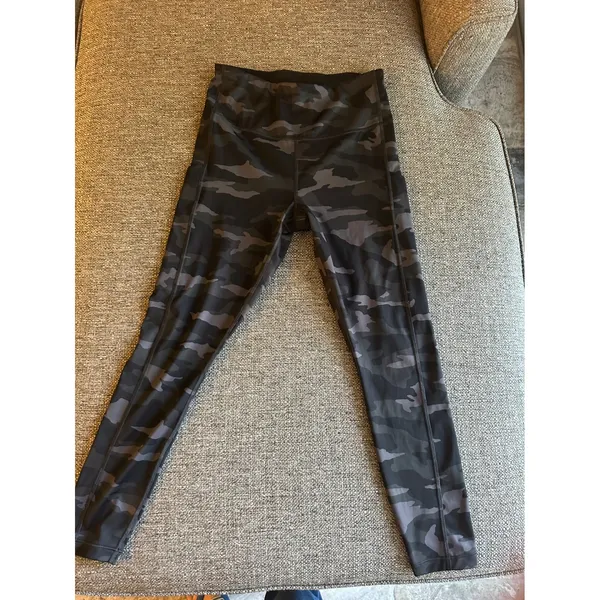 Athleta Camo Ultimate Stash Tight‎ Leggings Women's Size S Black Grey Activewear - Image 6