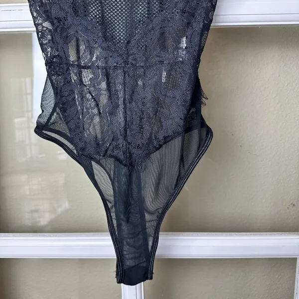 Unbranded Black Lace & Mesh Teddy Bodysuit with Underwire Size Small - Image 4