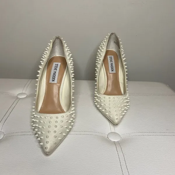 Steve Madden Off White Studded Vala Si Vala Heels Sz 5.5 - Image 3