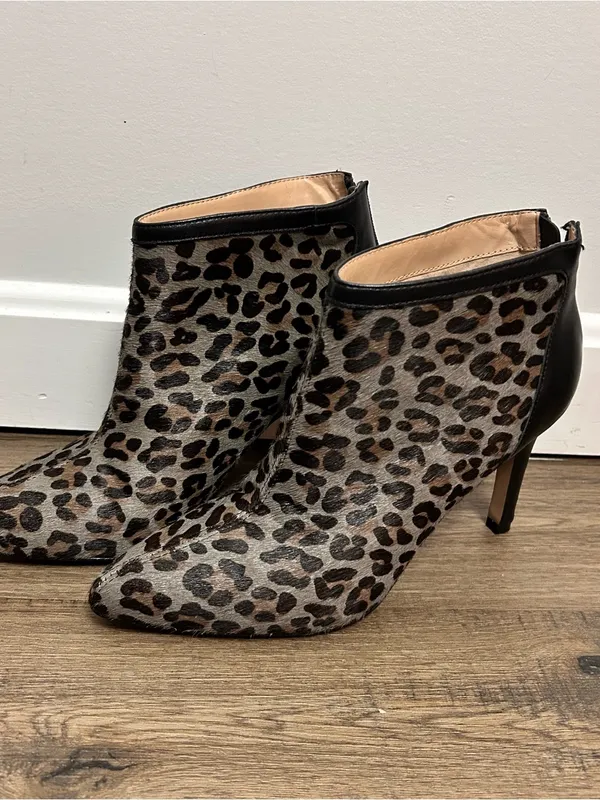 Adrienne Vittadini| Real Calf Fur Leopard Print Pointed Ankle Bootie sz 8 - Image 2