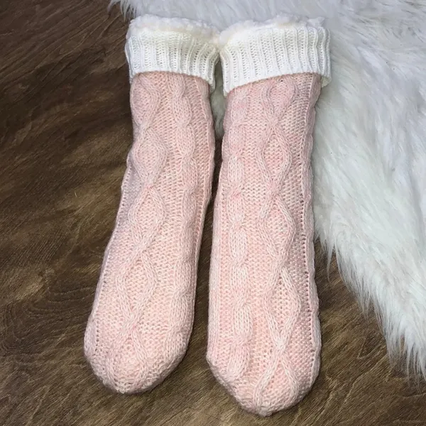 Pink cable knit fleece winter socks w/ bottom grip - Image 3