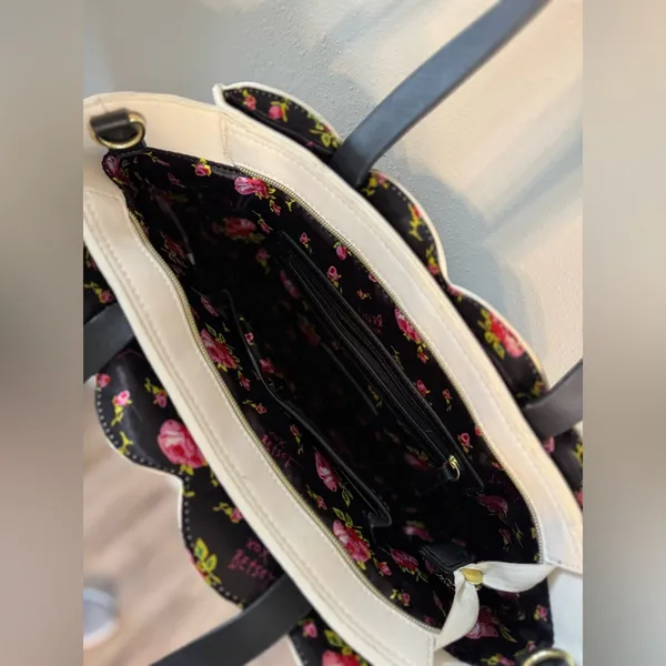 Betsey Johnson Wavy Days Bee Striped Purse - Image 4