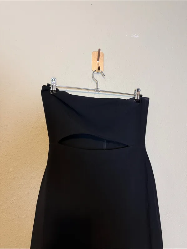 Lovers and Friends Raine Strapless Gown in Black Cut Out Front maxi dress Size 6 - Image 5
