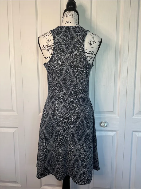 H&M Black and White Geometric A-Line Midi Dress - Image 3