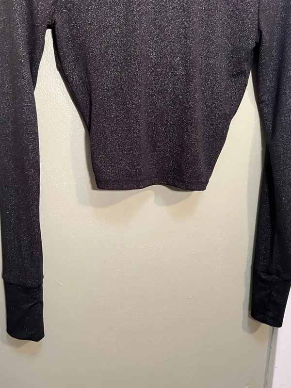 Open Edit Women's Size XXS Long Sleeve Athletic Top Gray Metallic Open Back Crop - Image 3
