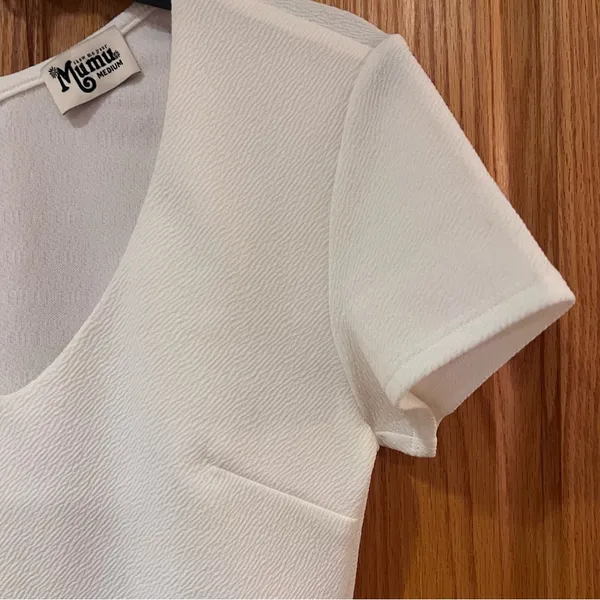 Show Me Your Mumu Miami V-Neck Stretch Crepe Crop Top in Bone‎ Size Medium - Image 10