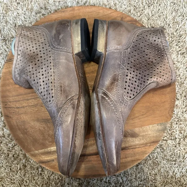 Bed Stu Bryanna Perforated Ankle Booties Womens‎ 7 Gray Taupe Leather Zip Boots - Image 4