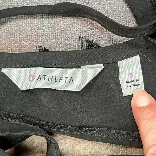 Athleta Black Eyelet Dunes Tank Top Small - Image 10