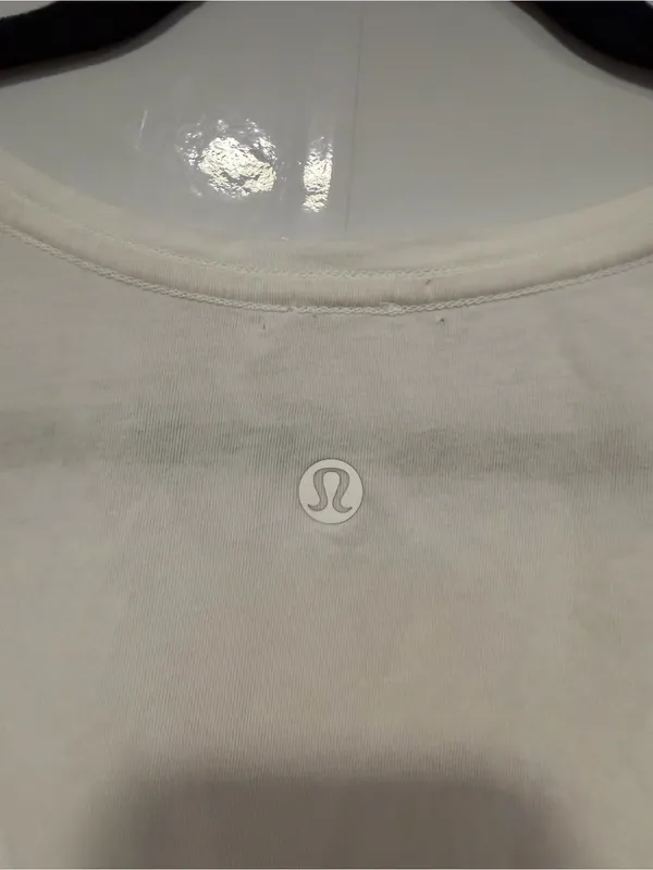 Women's Lululemon V-Neck Short Sleeve Top - White - Image 5