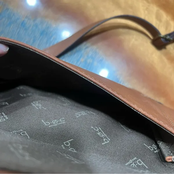 Born boc brown leather shoulder bag contrast stitching brass details - Image 8