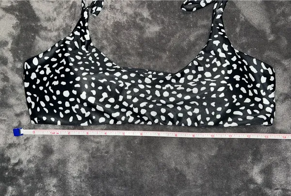 Zaful Black and White Speckled Padded Swimsuit Top Medium - Image 2
