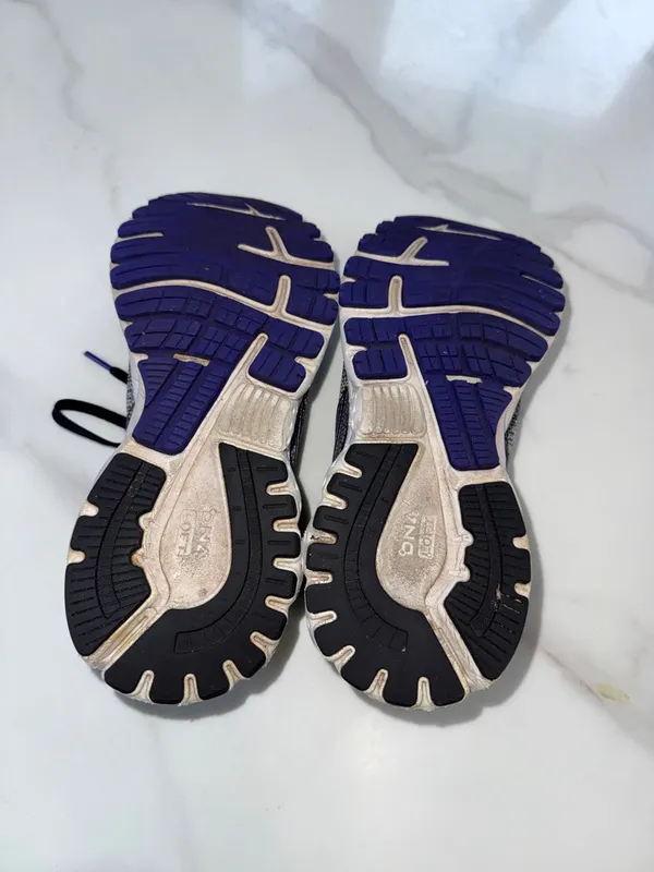 Brooks Gray and Purple Women's Running Shoes - Image 7