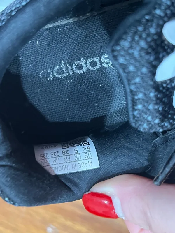 Adidas Women’s Sneakers Black White - Image 9
