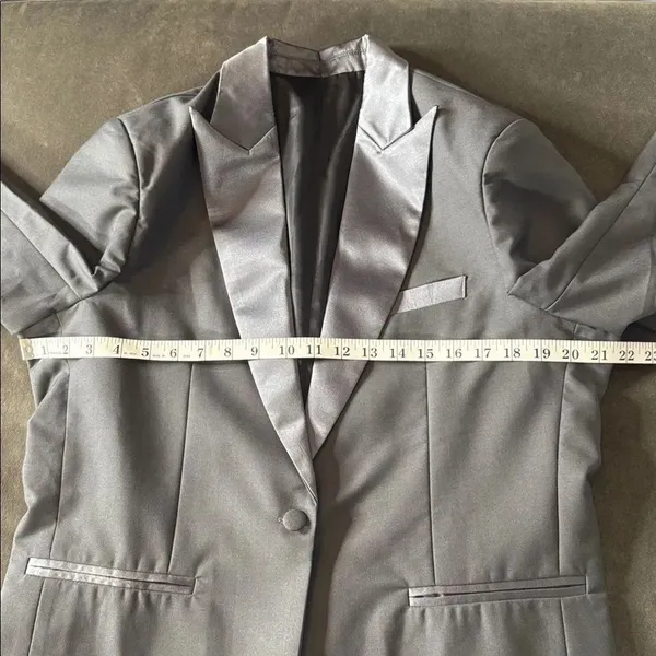 Women’s Gray Slim Fit 3 Piece Formal Tuxedo Suit Satin Peak Lapel Size XL NWT - Image 7