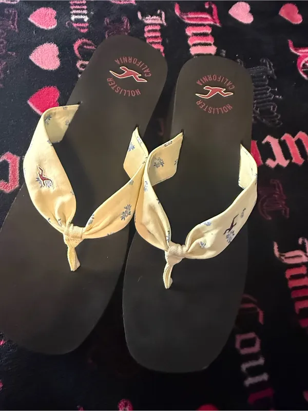 Hollister co platform flip flops - Image 3