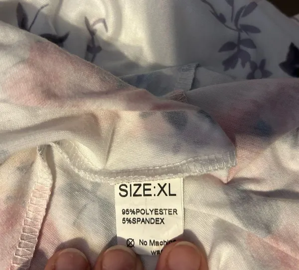 Floral top Size XL - Image 4