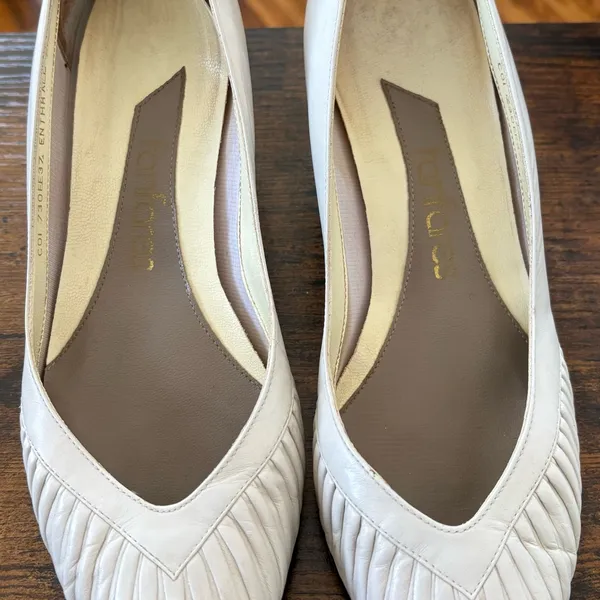 Fanfares Elegant Cream Pumps Size 7 - Image 2