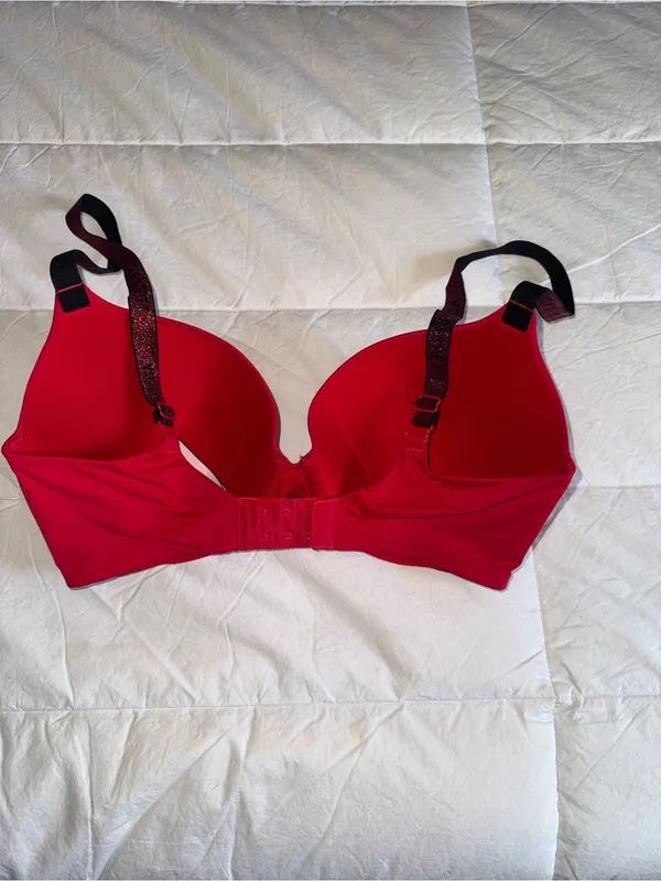 Victoria's Secret Red Bra with Black Accent Straps - Image 2