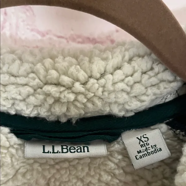 L.L. Bean Green Zip Up Sweatshirt with Cream‎ Sherpa Collar Woman’s Size XS - Image 2