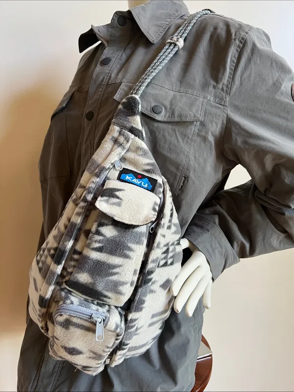 Kavu pendleton style Cream & Gray Aztec Rope Sling Bag - Image 2
