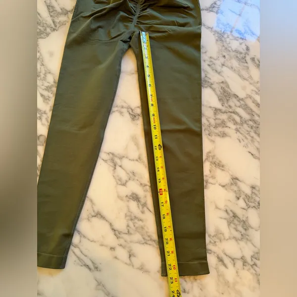 NWOT Seamless Flow High Waisted Butt Lifting Leggings Winter Moss Sz S - Image 6