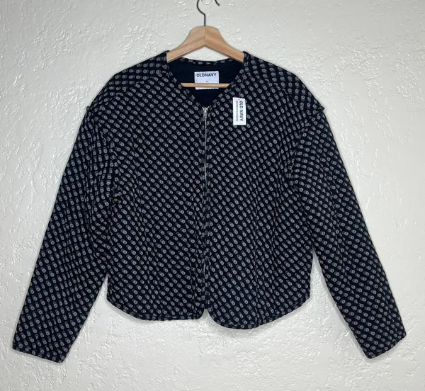 Old Navy Women's NWT Black Geometric Quilted Bomber Jacket Zip Front Size Medium - Image 2
