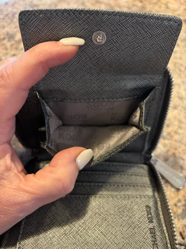 Michael Kors Wallet - Image 5