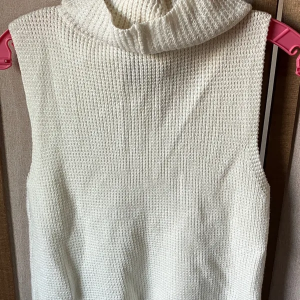 FINAL MARKDOWN White House Black Market Soft Cream cowl neck Sweater medium - Image 10