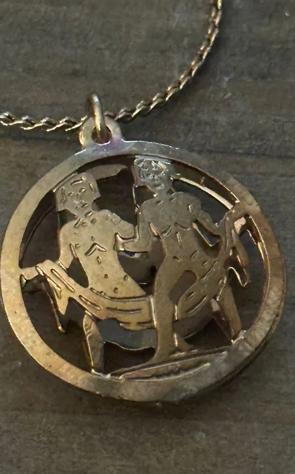 Vintage Gemini Twins Pendant Necklace - Image 2