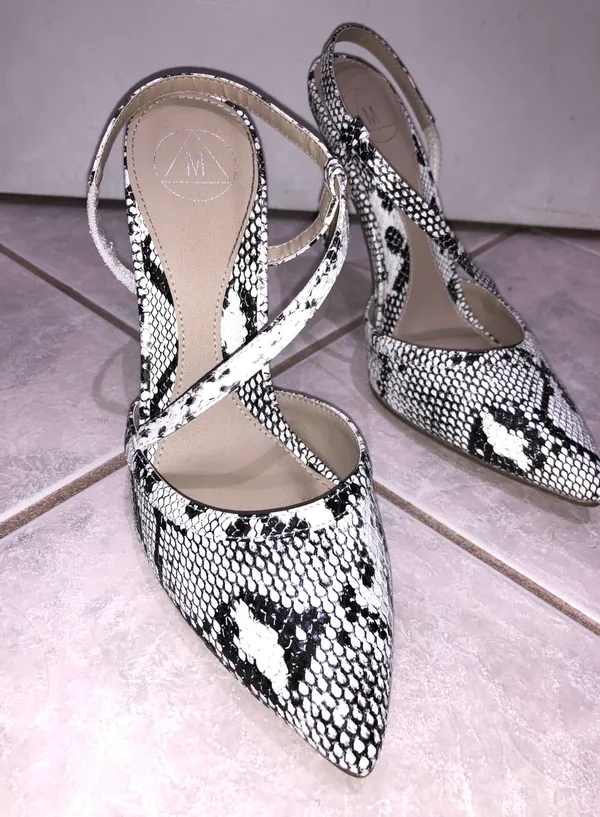 Snakeskin Heels Size 6 - Image 2