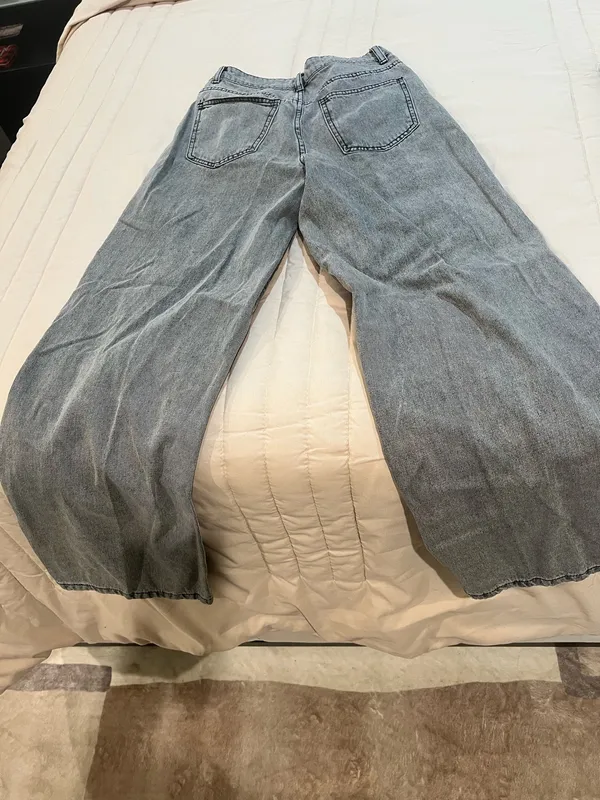 Light Wash Wide Leg Denim Pants - Image 8