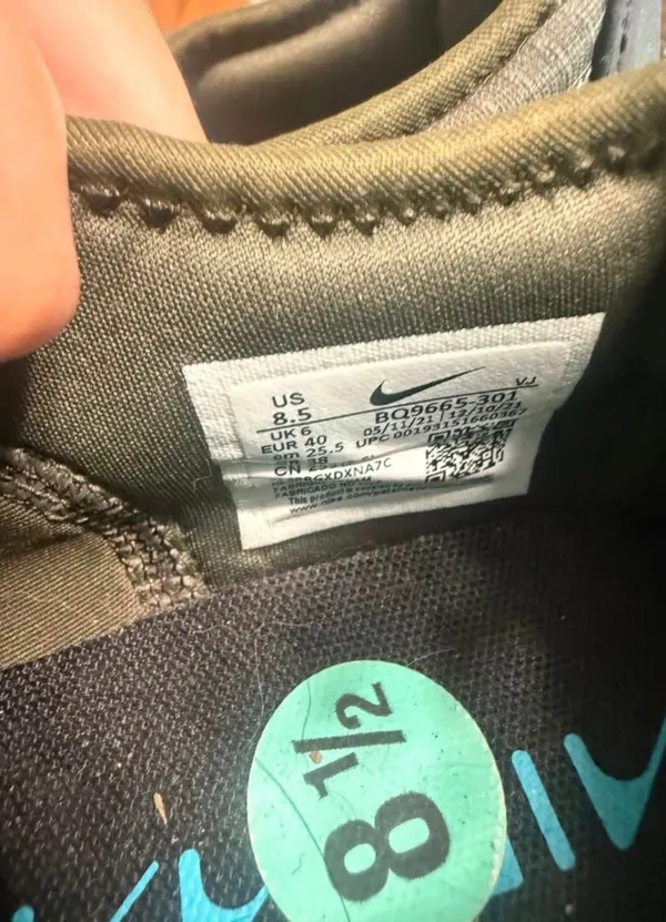brand new Nike Airmax size 8 1/2 - Image 3