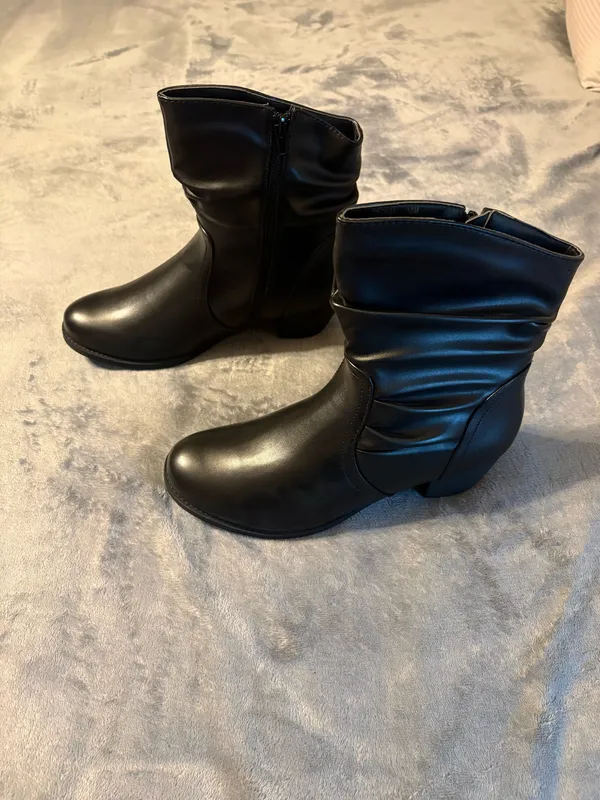 Easy Street Classic Women's Black Mid-Calf Zip Block Heel Boots Size 10 - Image 3
