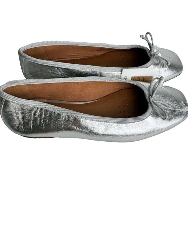 Geox Respira Silver Metallic Leather Ballet Flat with Bow Accent - Image 4