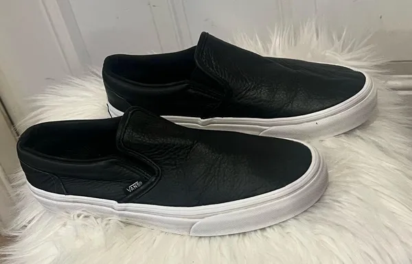 ⸻ Descripción (en inglés): Vans Classic Slip-On – Unisex Size 7 Men / 8.5 Women - Image 6