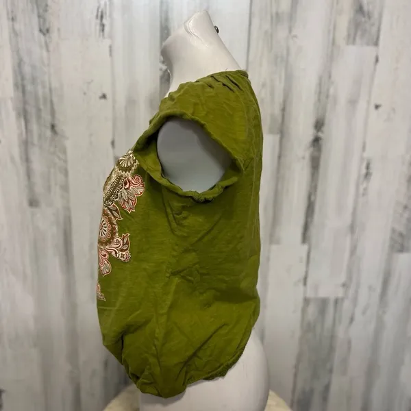 Green top Size XL - Image 4