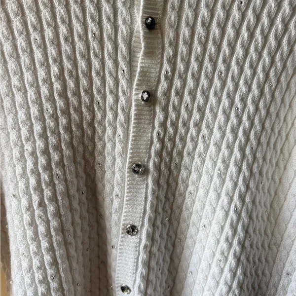 Elegant White Button - Image 4