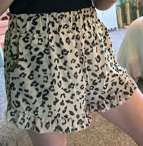 Leopard Print Ruffled Shorts Tan - Image 2
