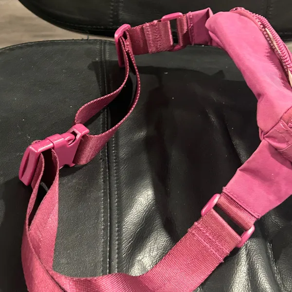 Lola California Vibrant Pink waist Bag - Image 6